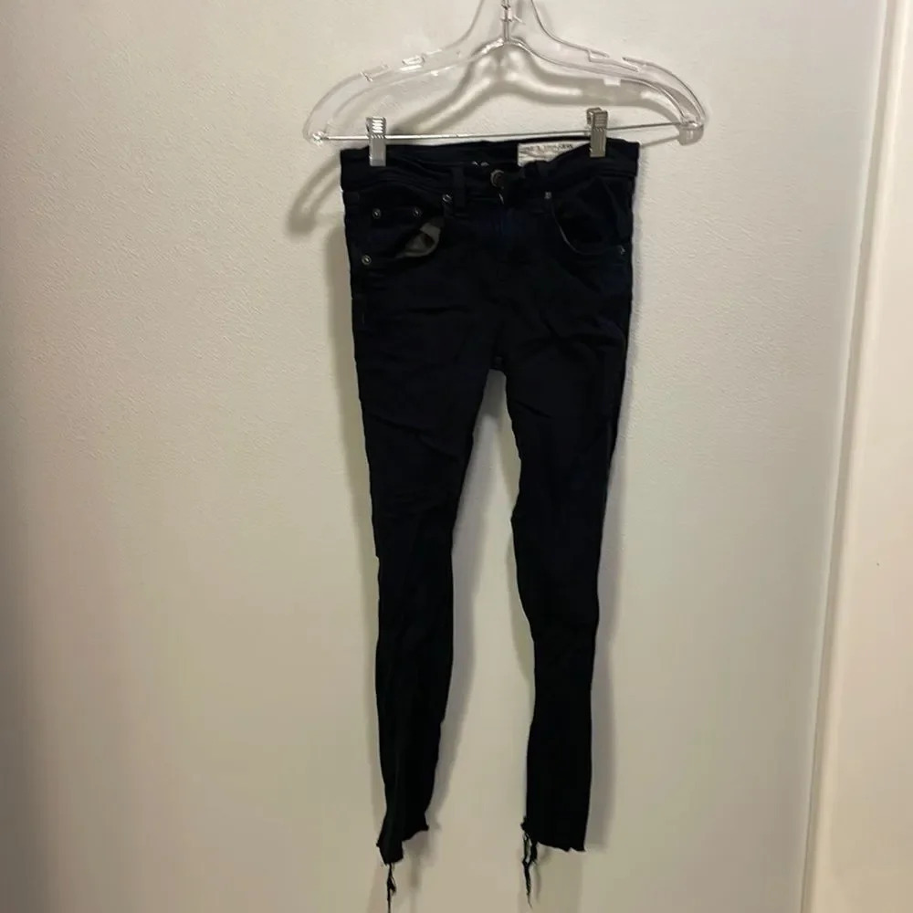 RAG and Bone Nine Inch Skinny woman’s black jeans